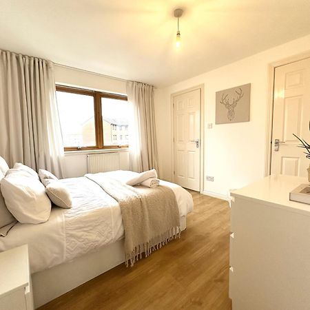 Private Room With En-Suite And Parking In Shared Flat Glasgow Buitenkant foto