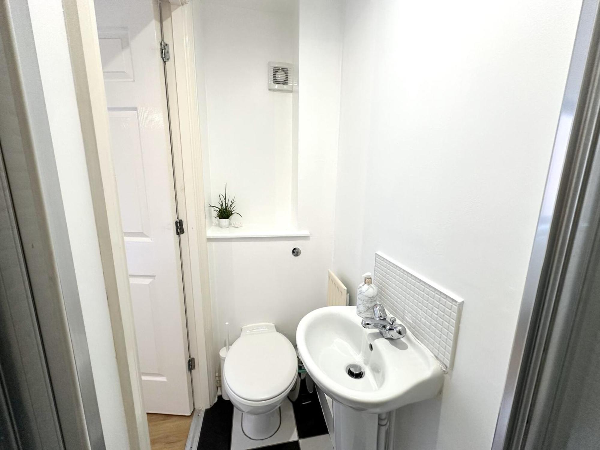 Private Room With En-Suite And Parking In Shared Flat Glasgow Buitenkant foto